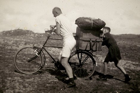 J.H. Littooij met zoon, Terschelling